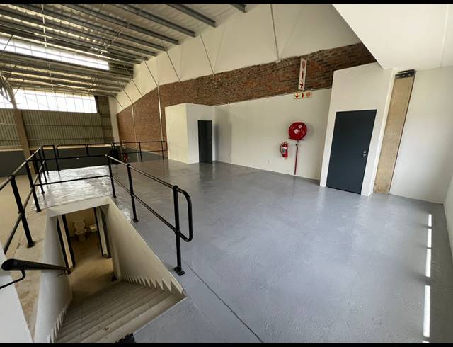 571M² WAREHOUSE TO LET IN SAMRAND BUSINESS PARK